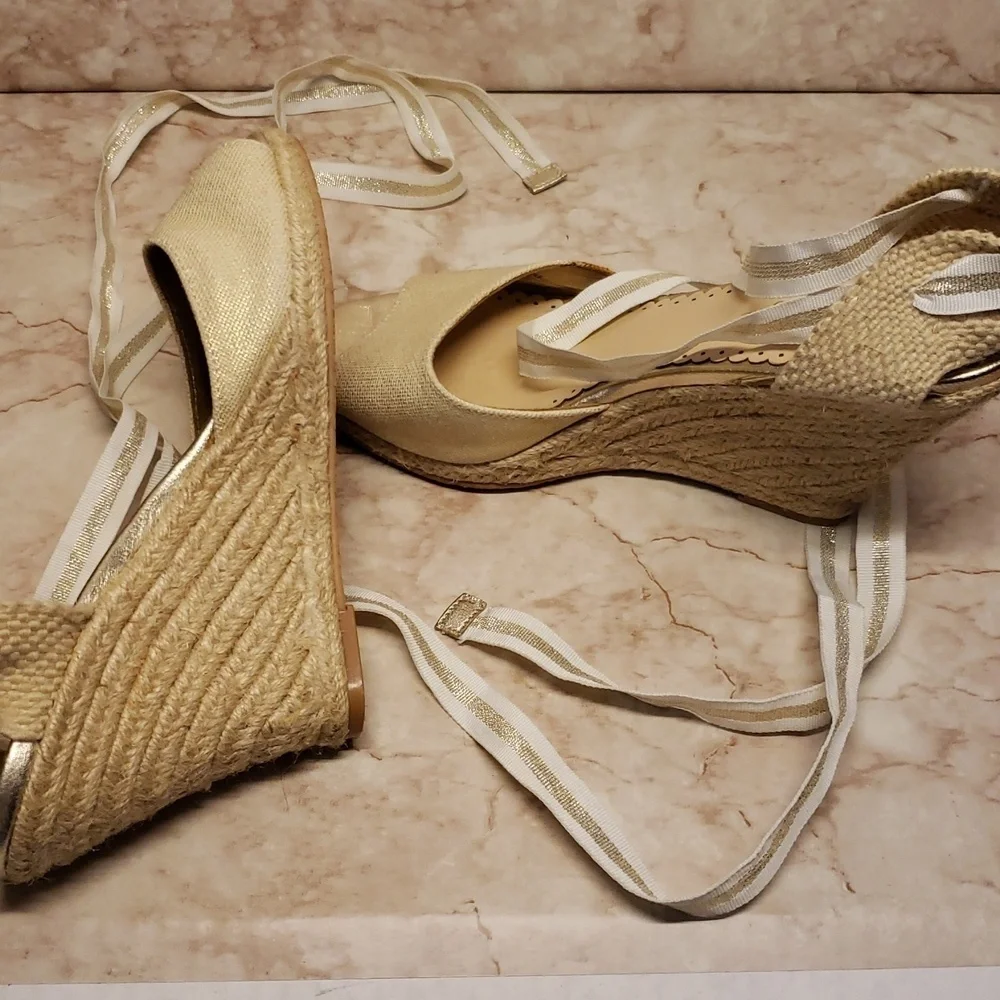 Lilly Pulitzer Elegant Gold Wedge Ankle Straps Sandals Size  8